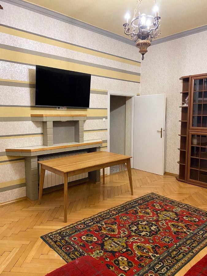 Happy Apartment On Kopernik 30 Lviv Eksteriør billede