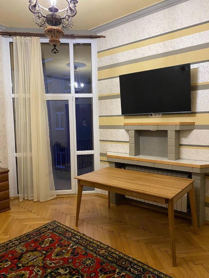 Happy Apartment On Kopernik 30 Lviv Eksteriør billede